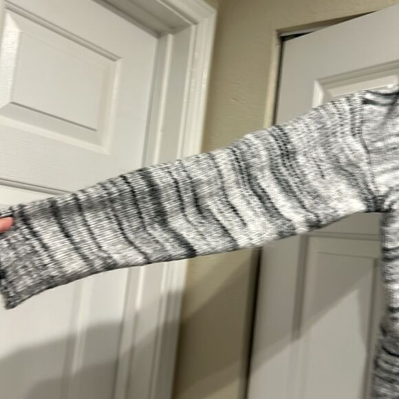 Central Park West Sweater w/ Sweatshirt Zip Up Inlay, Size Large - Picture 5 of 10